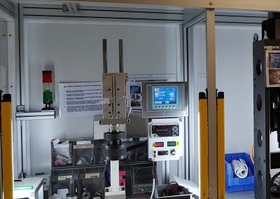 Micrometric driving bench. Rolling and injector needle stroke control